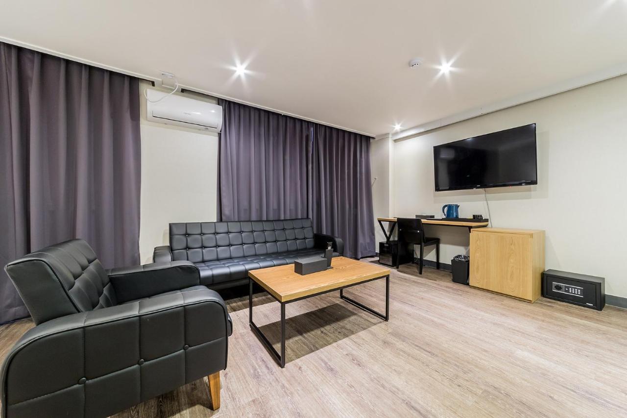 Pyeongtaek Stay Tourist Hotel Esterno foto